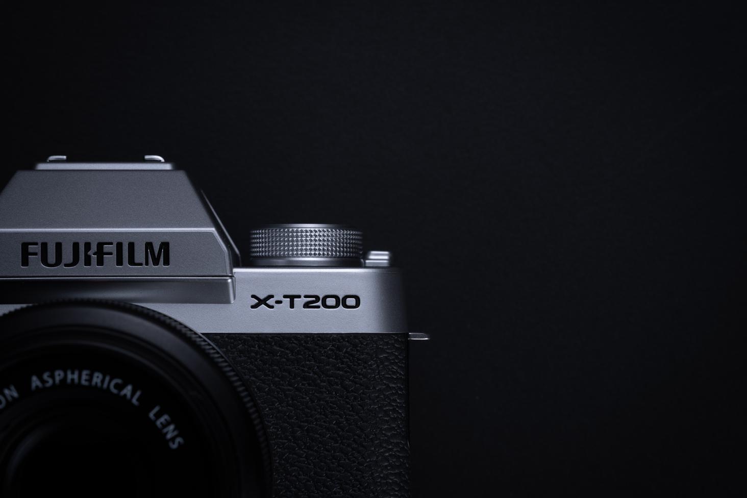 Fujifilm X-T200 Mirrorless Digital Camera, Silver with Fujinon