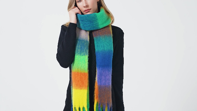 Pvucpot Écharpe Triangle Echarpe Femme Hiver Chaud Élégant Foulard Imprimé Douce Chic Châle En Laine Retro Mode Avec Bouton