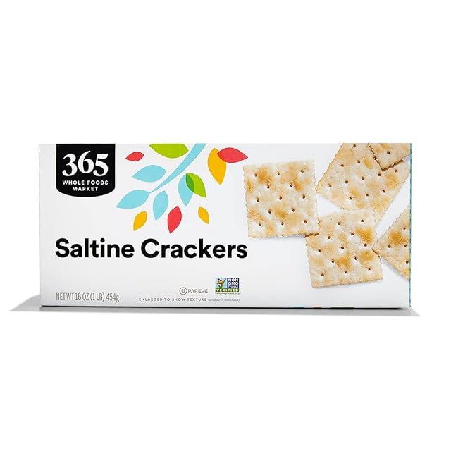 365 by Whole Foods Market Salted Saltine Crackers 16 Ounce