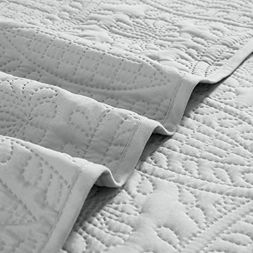 Mellanni Bedspread Coverlet Set - Bedding Cover With Shams - Ultrasonic Quilting Technology - 3 Piece Oversized Full/Queen Quilt Set - Bedspreads & Coverlets (Full/Queen, Light Gray) #TOP4