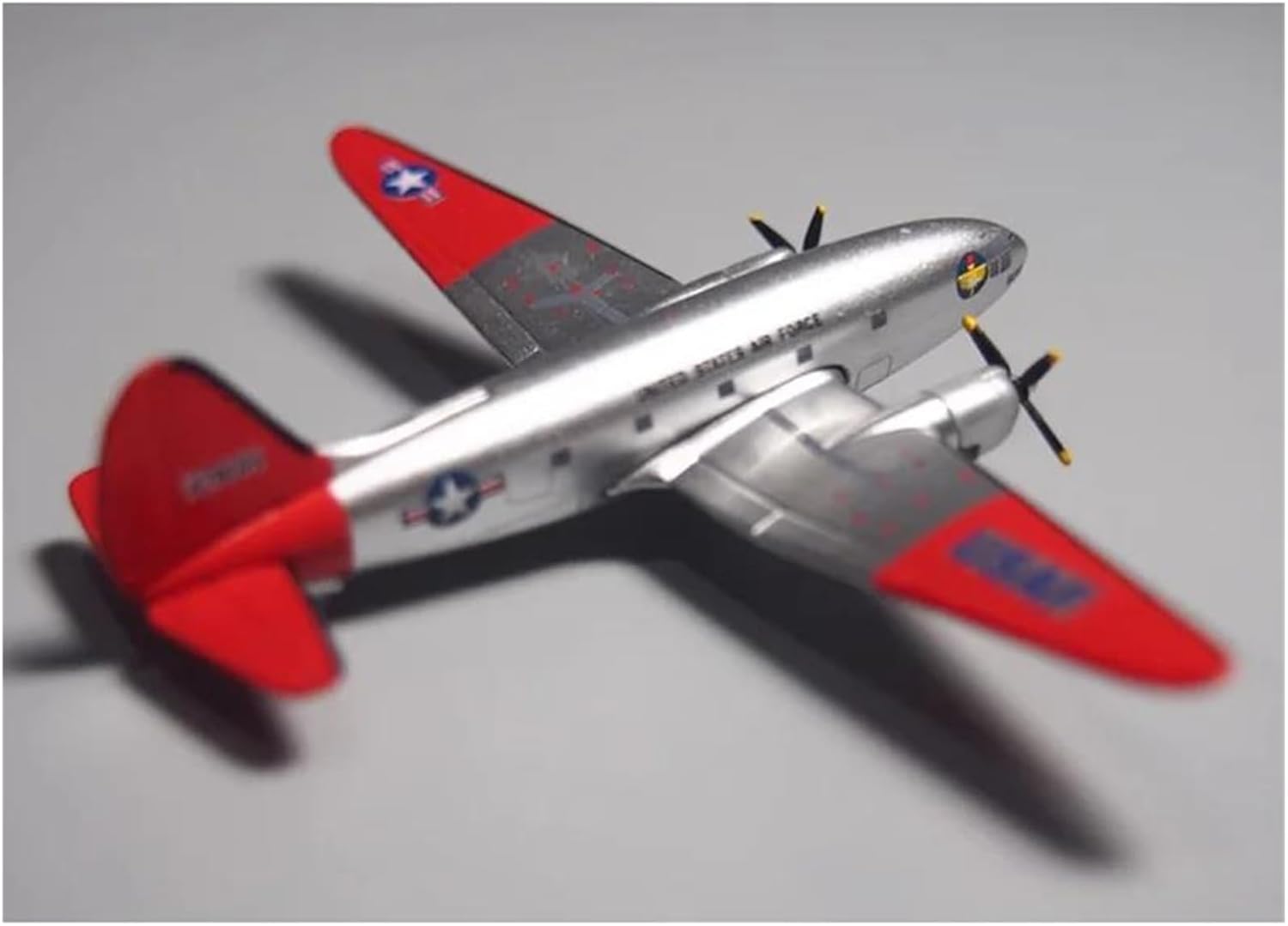 金属製飛行機模型 ダイキャストスケール 1/400 陸軍 C46 輸送機モデル