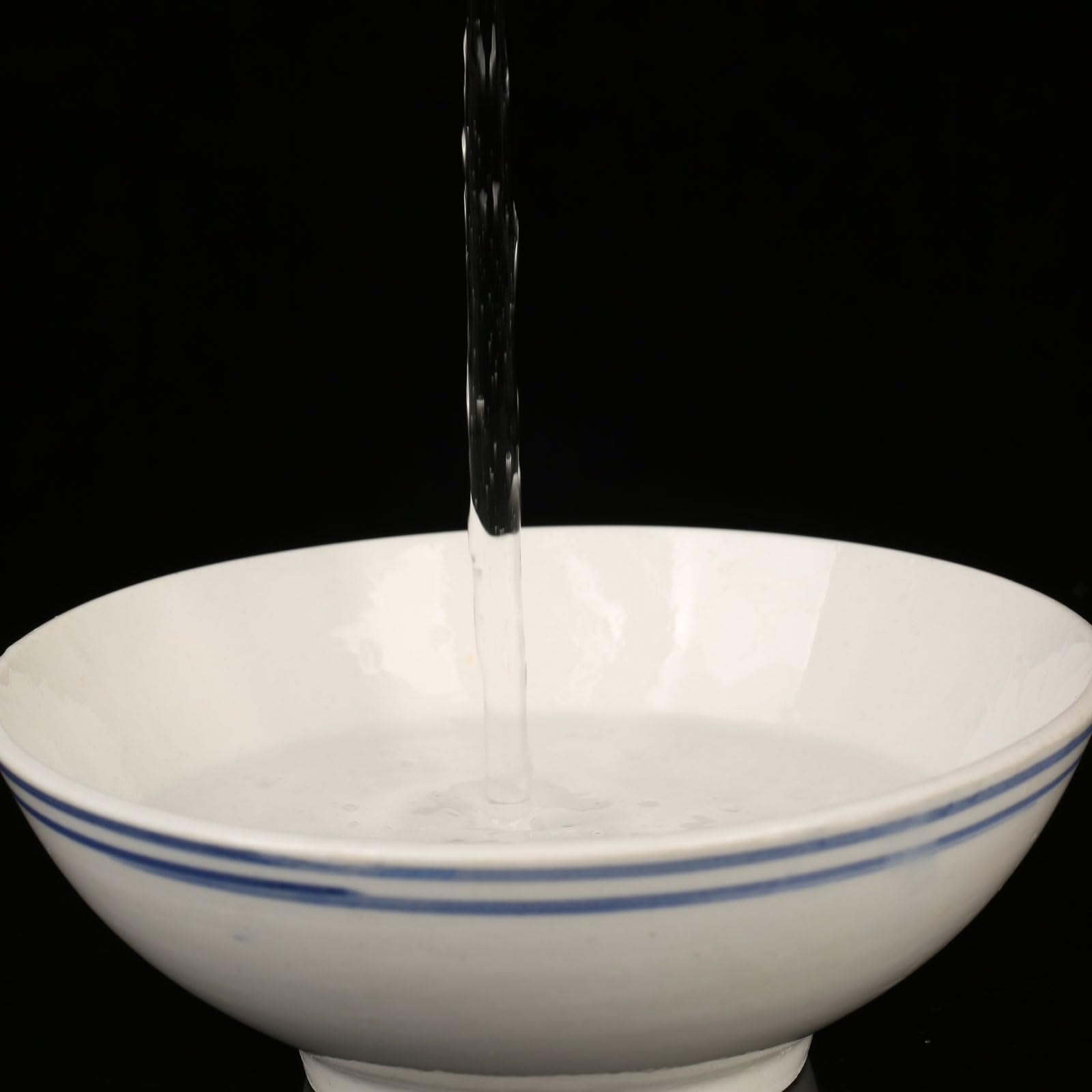 La poudre FISTING J-LUBE se mélange avec de l'eau, un flacon donne 60 l de lubrifiant, 300 g