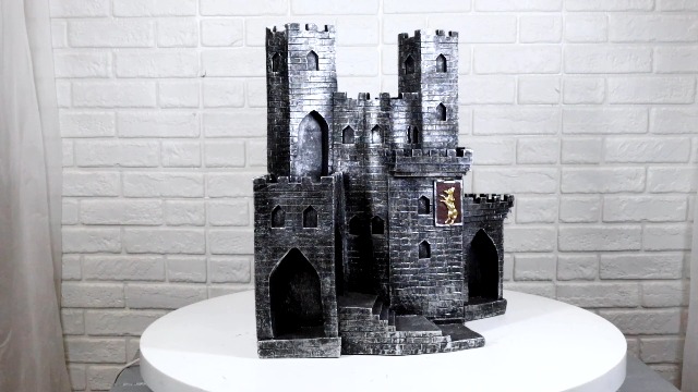 Amazon.com: Ebros Gift Medieval Grand Royal Burgundy Stonewall