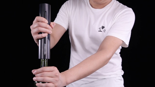 Cavatappi Elettrico Magden A Batteria - Apri Bottiglie In 7 Secondi, Set Regalo Nero - Foto 12