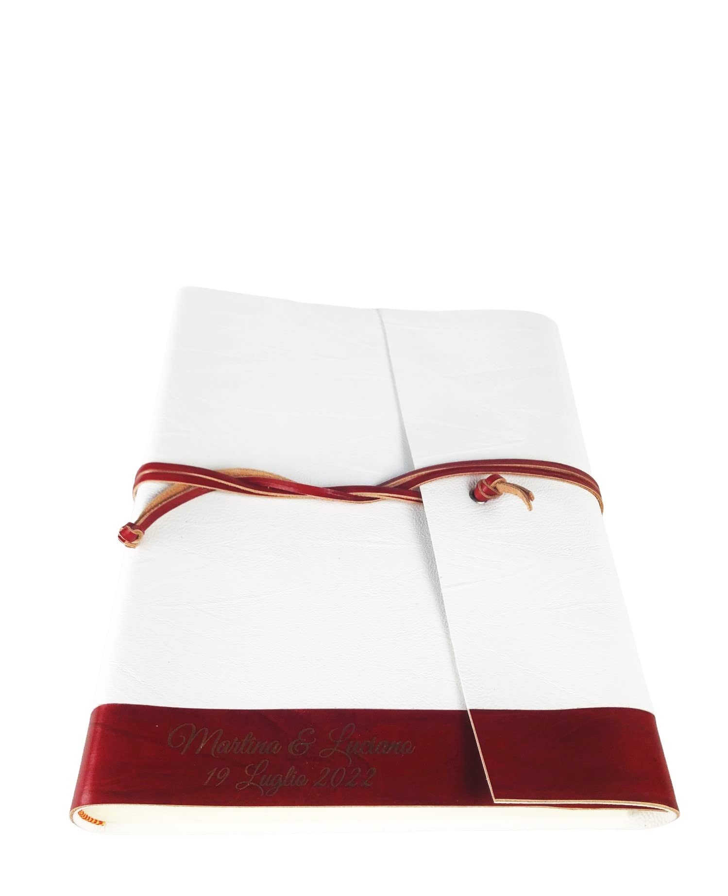 Álbum de fotos artesanal fabricado en Italia, de piel sintética de alta calidad con cordón e inserto de cuero auténtico personalizable con grabado. Ideal para cualquier evento