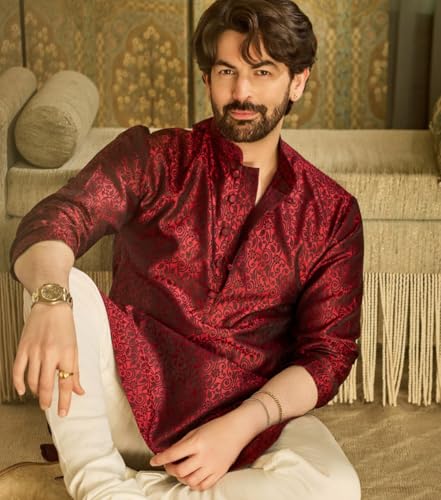 Image of SOJANYA Men's Silk Blend Kurta with Paisley Design