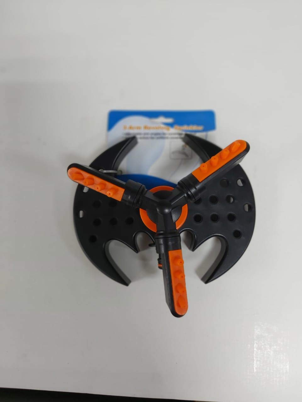 GREEN LAWNBAT MAN DESIGN SPINKLER WITH 3 ARM REVOLVING 360 SPRINKLER , 1 WAY CONNECTOR TYPE