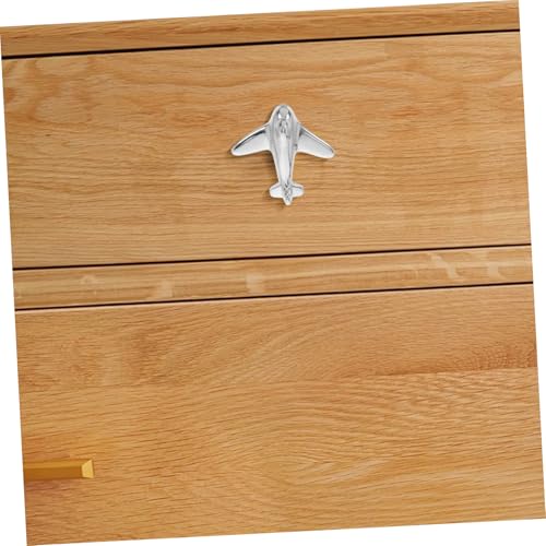 Tiradores de cajón con forma de avión que transforman y decoran muebles infantiles 7