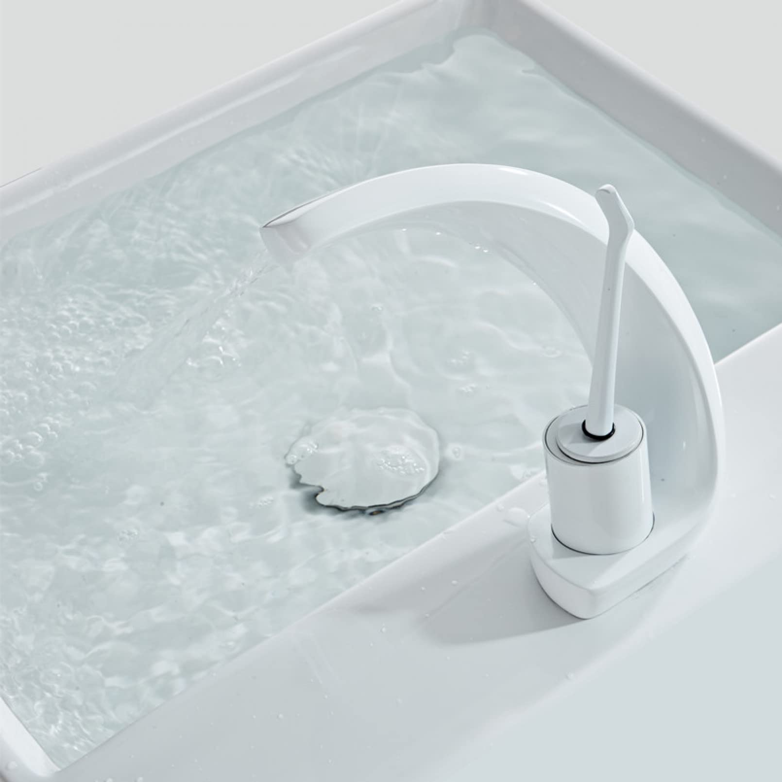 Mitigeur de lavabo en laiton contre le calcaire et les éclaboussures