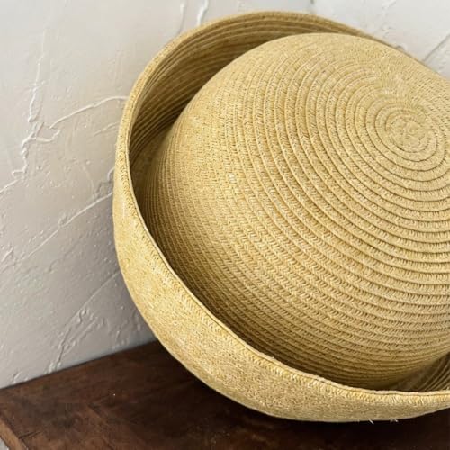 Sombrero de boda tipo pastillero tejido para invitadas perfectas 7