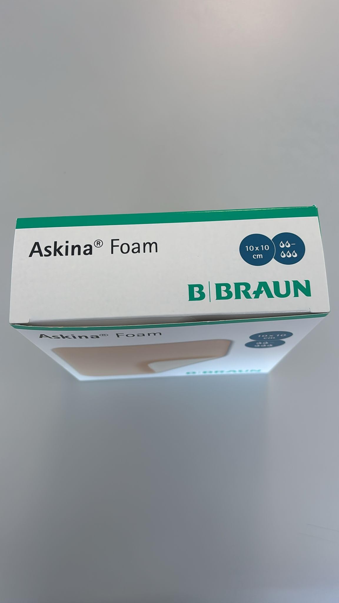B BRAUN Askina Foam, opatrunek piankowy poliuretanowy, 10 x 10 cm, 10 sztuk, na rany o umiarkowanym do obfitym wysięku, nieklejący, podwójna warstwa