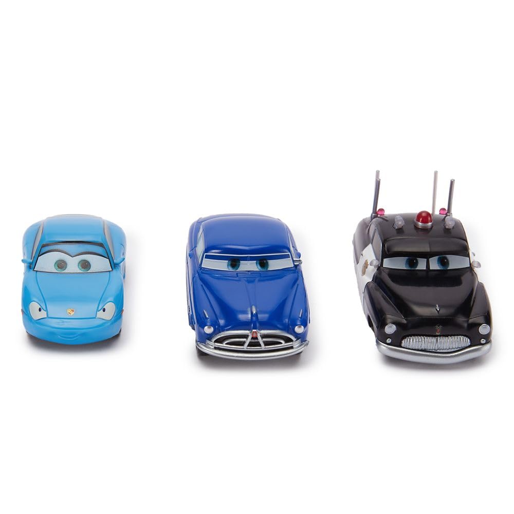 Amazon.co.jp: ディズニーストア公式カーズフィギュアセット