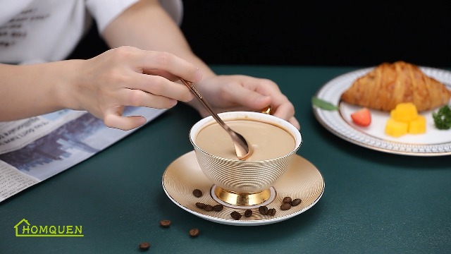 Q&A Set 6 Cucchiaini da Caffè in Acciaio Inossidabile, 10,4 cm, Cucchiai da Tè e Dessert Lucidi, Lavabili in Lavastoviglie, Manico Ergonomicamente Sagomato (Argento