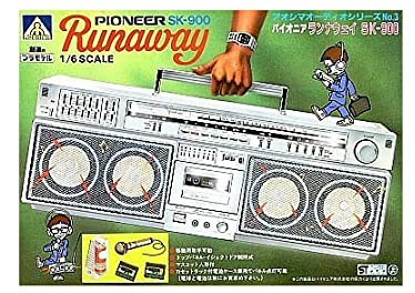 Amazon.co.jp: 青島 プラモデル 16パイオニア ランナウェイ SK