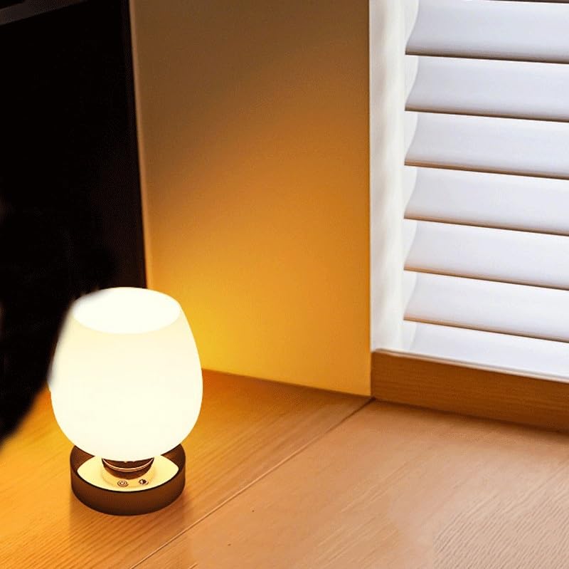 Lampa Stołowa Lampa biurkowa, stolik nocny, ekskluzywny klimat, sypialnia, salon, prosta atmosfera Romantyczna lampka na biurko | Elegant desk lamp with warm glow for bedroom, living room, study, office. Simple yet stylish home decor.