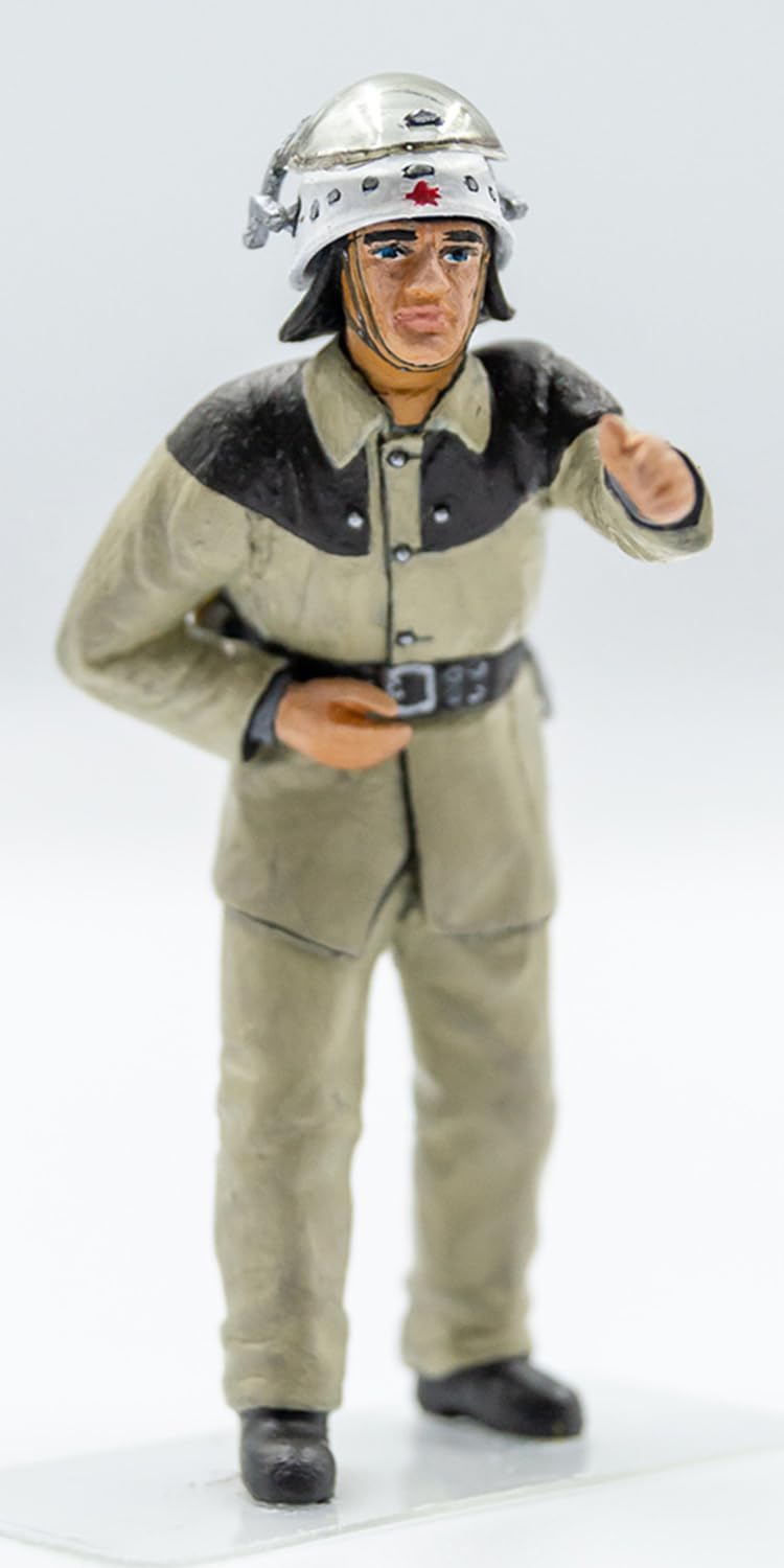 Amazon | アイシーエム ICM 1/35 ソビエト 消防士 (1980s) プラモデル