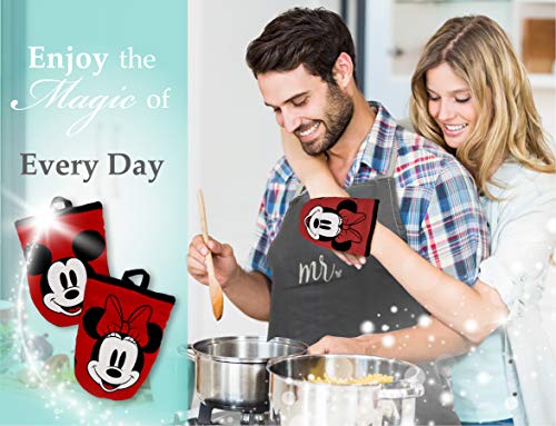 Disney Kitchen Cotton Mini Oven Mitts/Glove Set w/Neoprene Insulation for Easy Gripping While Cooking, Heat Resistant Kitchen Accessories, 5” x 6.5”, Mickey & Minnie Face, 2pk