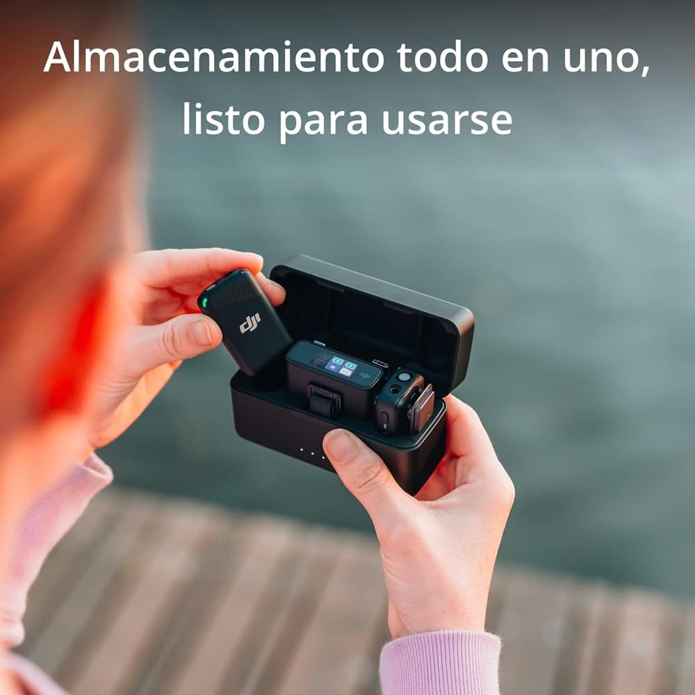 dji Mic (2 TX + 1 RX + Estuche de Carga), micrófono lavalier inalámbrico, 15 Horas de batería, cancelación de Ruido micrófono inalámbrico para PC, iPhone, Grabar entrevistas, Youtube, Vlogs