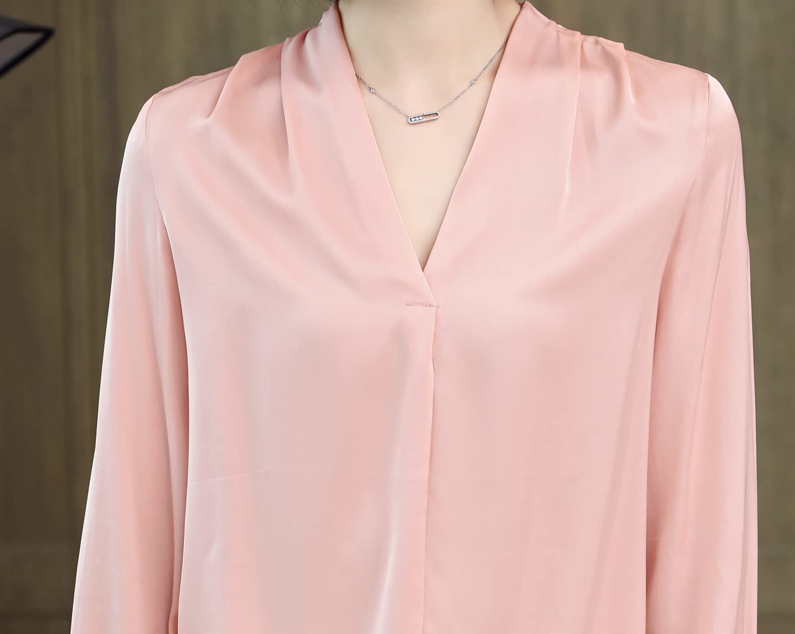 DISSA S3365 - Blusa de seda para mujer, de manga larga, cuello en V, Rosa., 46