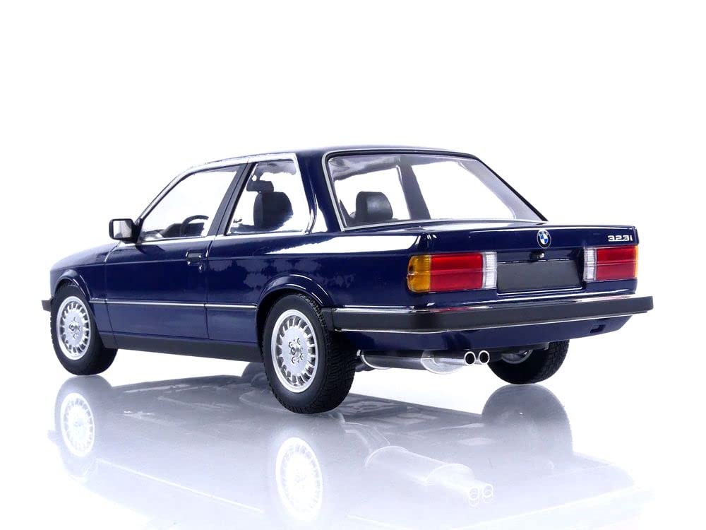 Amazon.com: Minichamps 155026009 1:18 BMW 323I (E30) -1982-Blue