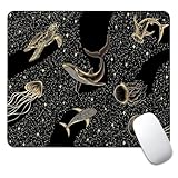 [Base antidérapante dense] - La base antidérapante dense de ce tapis de souris le maintient bien en place sur votre bureau, même pendant les sessions de jeu intenses ou les longues journées de travail. Vous n'avez pas à craindre que le tapis de souris bouge ou glisse de votre main.