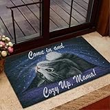 Il regalo perfetto: uno zerbino semplice ed elegante che aggiunge calore a qualsiasi casa, ideale sia per uso interno che esterno. Rendilo unico: personalizza il tuo zerbino inviandoci un'immagine per una creazione personalizzata. Per ogni occasione: un regalo meravigliosamente pensato e versatile per praticamente qualsiasi evento nel tuo calendario.