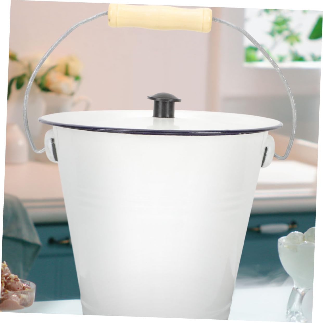 Garneck Thickened Enamel Bucket with Lid Vintage Storage Container for Milk Water Oil and Household Use Multipurpose Rustic Drink Pail and Flower Pot