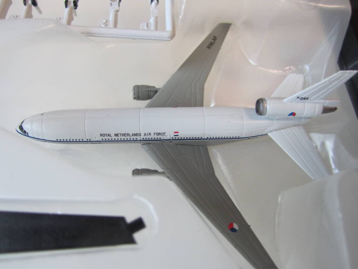 Amazon.co.jp: 世界の翼2 1/700 KDC-10 オランダ空軍 : おもちゃ