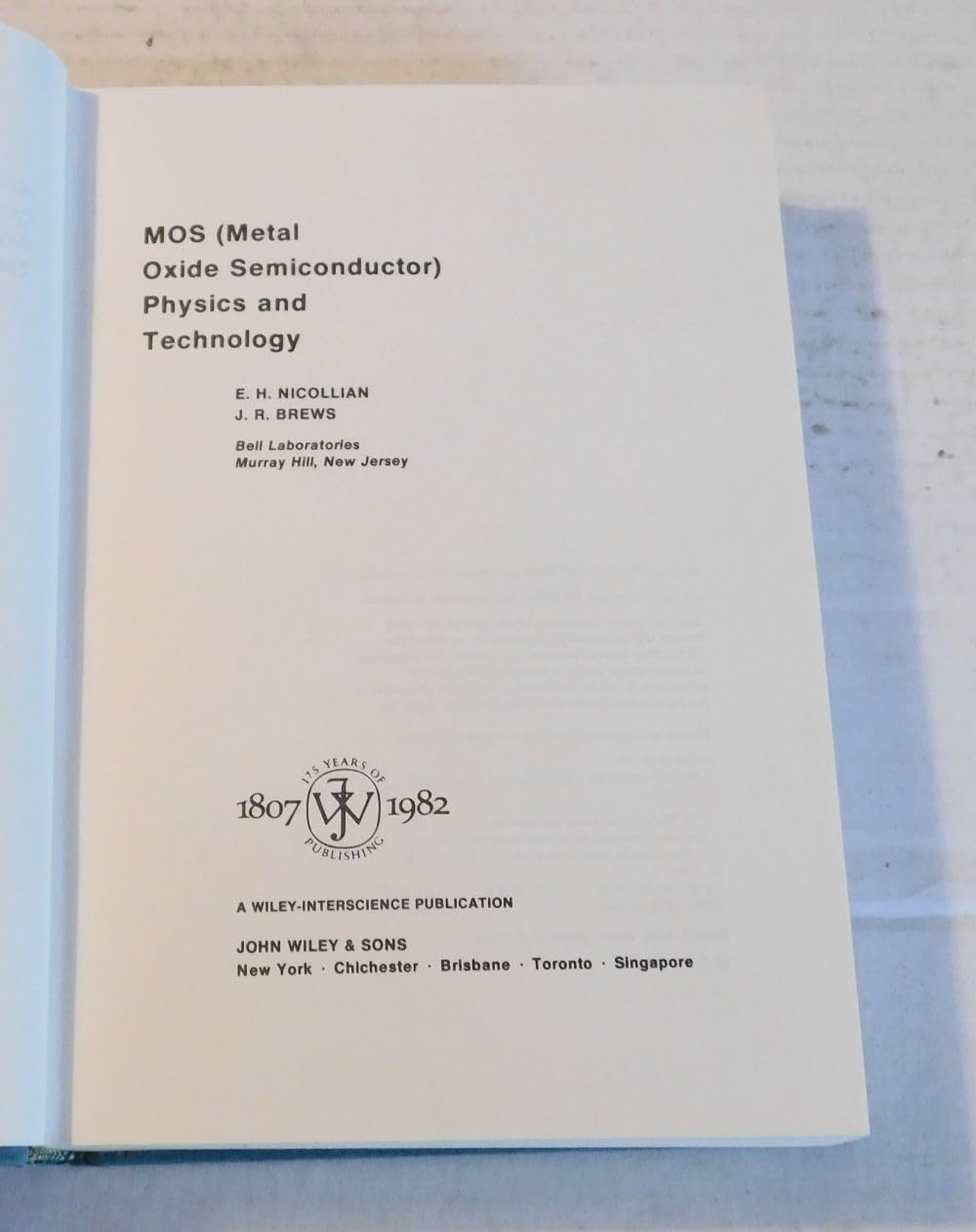 Mos (Metal Oxide Semiconductor Physics and Technology)
