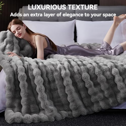 Faux Fur Throw Blanket, 1000GSM Fluffy Soft Bubble Blanket for Couch Bed, Cozy Plush Warm and Thick Blanket, Fuzzy Rabbit Lola Throw for Living Room Bedroom 60''*80'' Light Grey