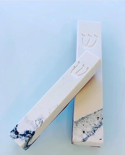 Miniatura 4 de A&S Mezuzot Funda de mezuzah de cuarzo con diseño de espinilla grabada, fácil de despegar y pegar, mezuza de puerta judaica (vetas blancas y azules,
