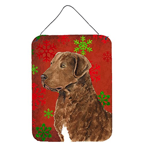 Caroline's Treasures SS4738DS1216 Chesapeake Bay Retriever Red Snowflakes Holiday Christmas Wall or Door Hanging Prints Aluminum Metal Sign Kitchen Wall Bar Bathroom Plaque Home Decor Front Door Plaqu