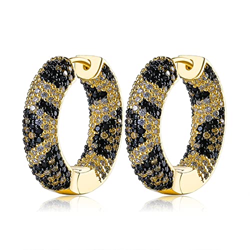 Pendientes de aro clásicos ideales para iluminar tus looks de oficina