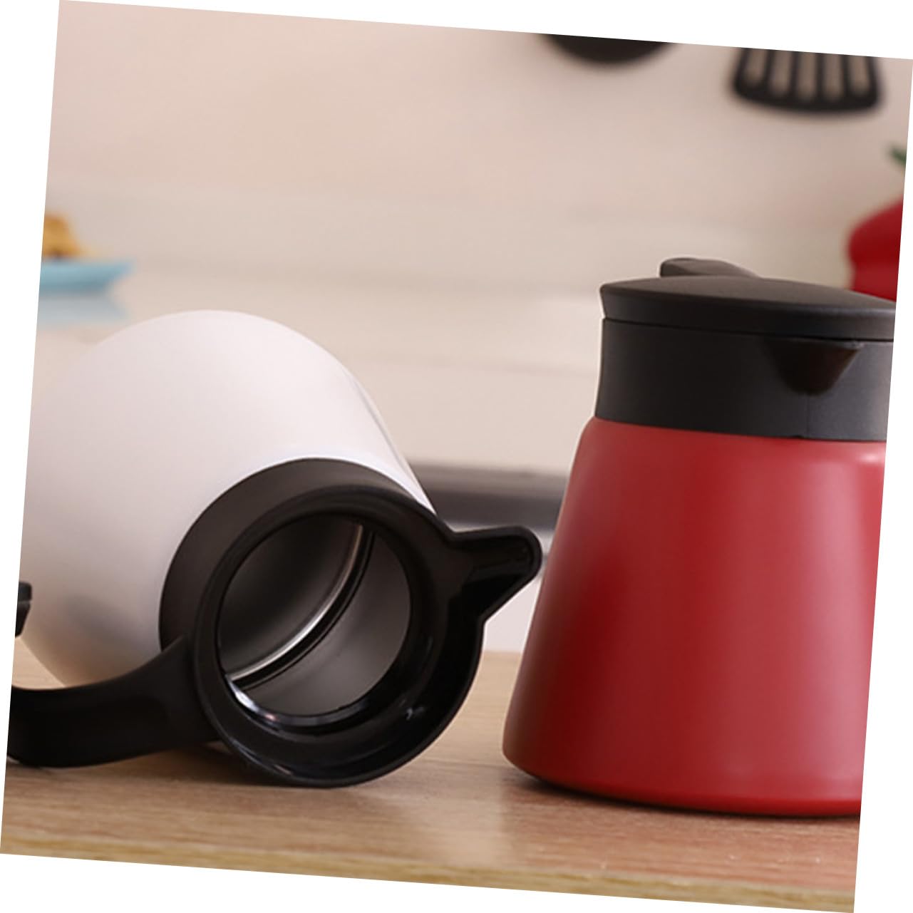 Botella Térmica de Acero Inoxidable de Termo Aislante de Doble Capa con Sistema Antigoteo para Oficina Hogar y Viajes Color Negro
