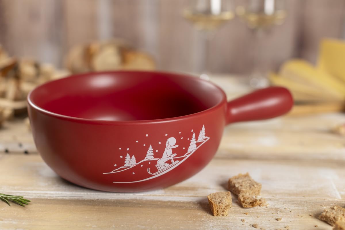 Kuhn Rikon Caquelon Fondue Rouge mat Winterspass - Argile Artisanale, Décor Hivernal, 23 cm, 2,6 l - Service Fondue Fromage pour 4 à 6 Personnes