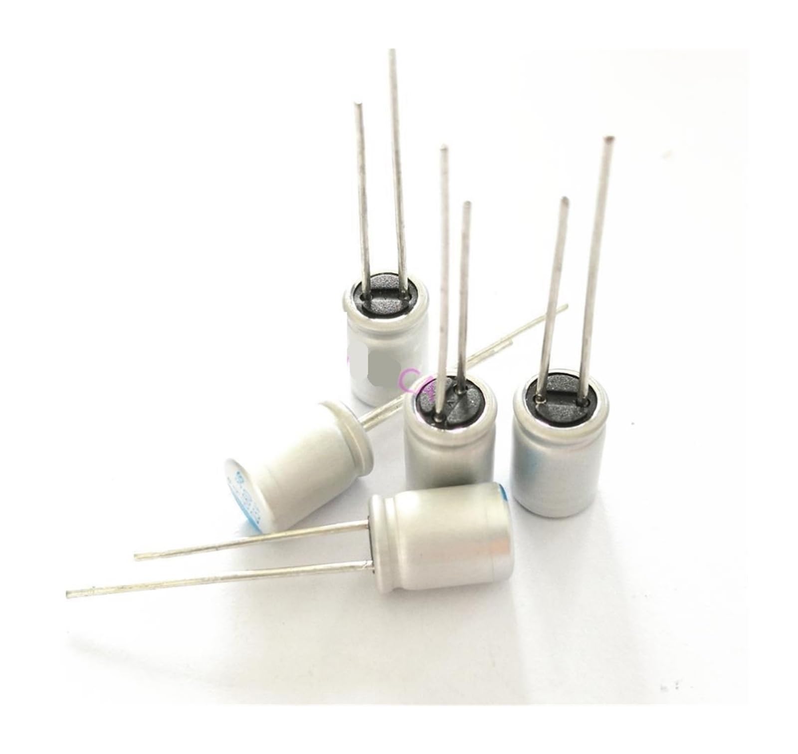 Condensateur solide 16V 250UF - Dimensions 6 x 9 mm - Lot de 5 pièces pour circuit imprimé