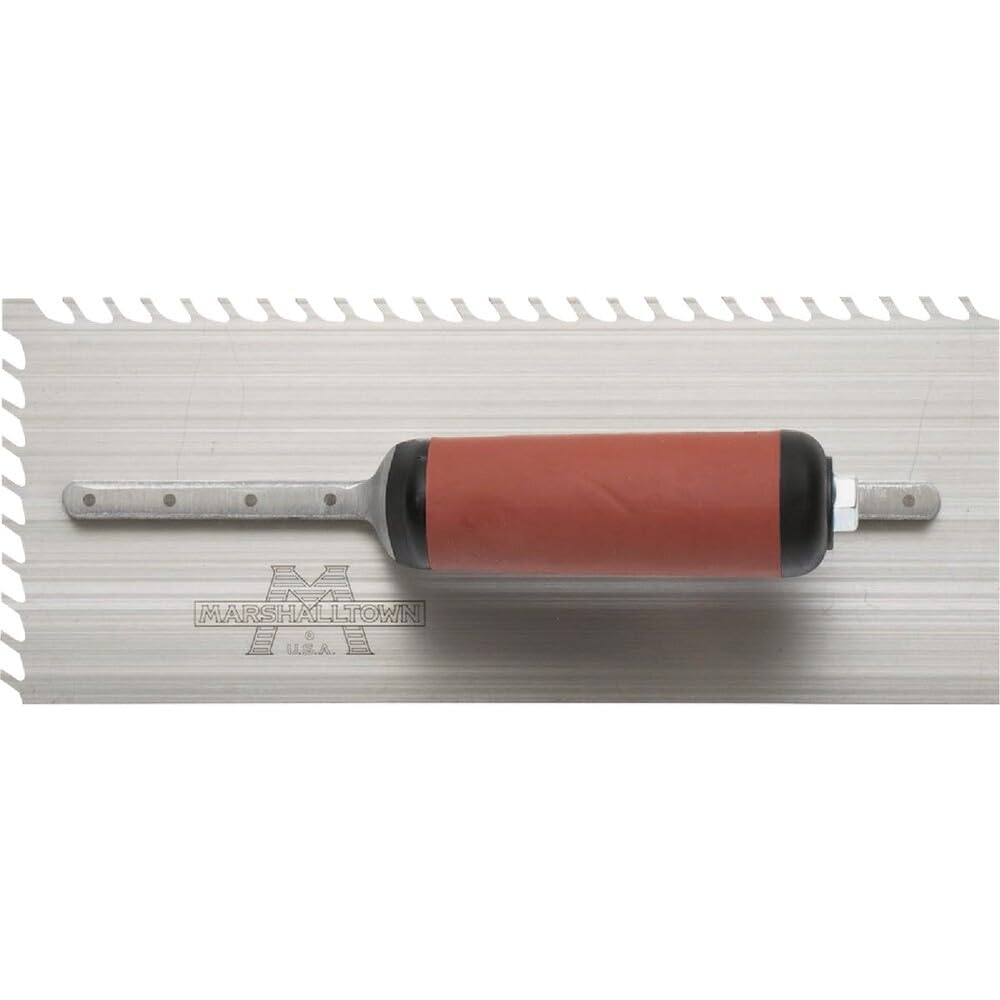 Marshalltown Lay Flat llana dentada, muesca 6 mm, acero al carbono, mango Durasoft, tamaño: 279x114 mm