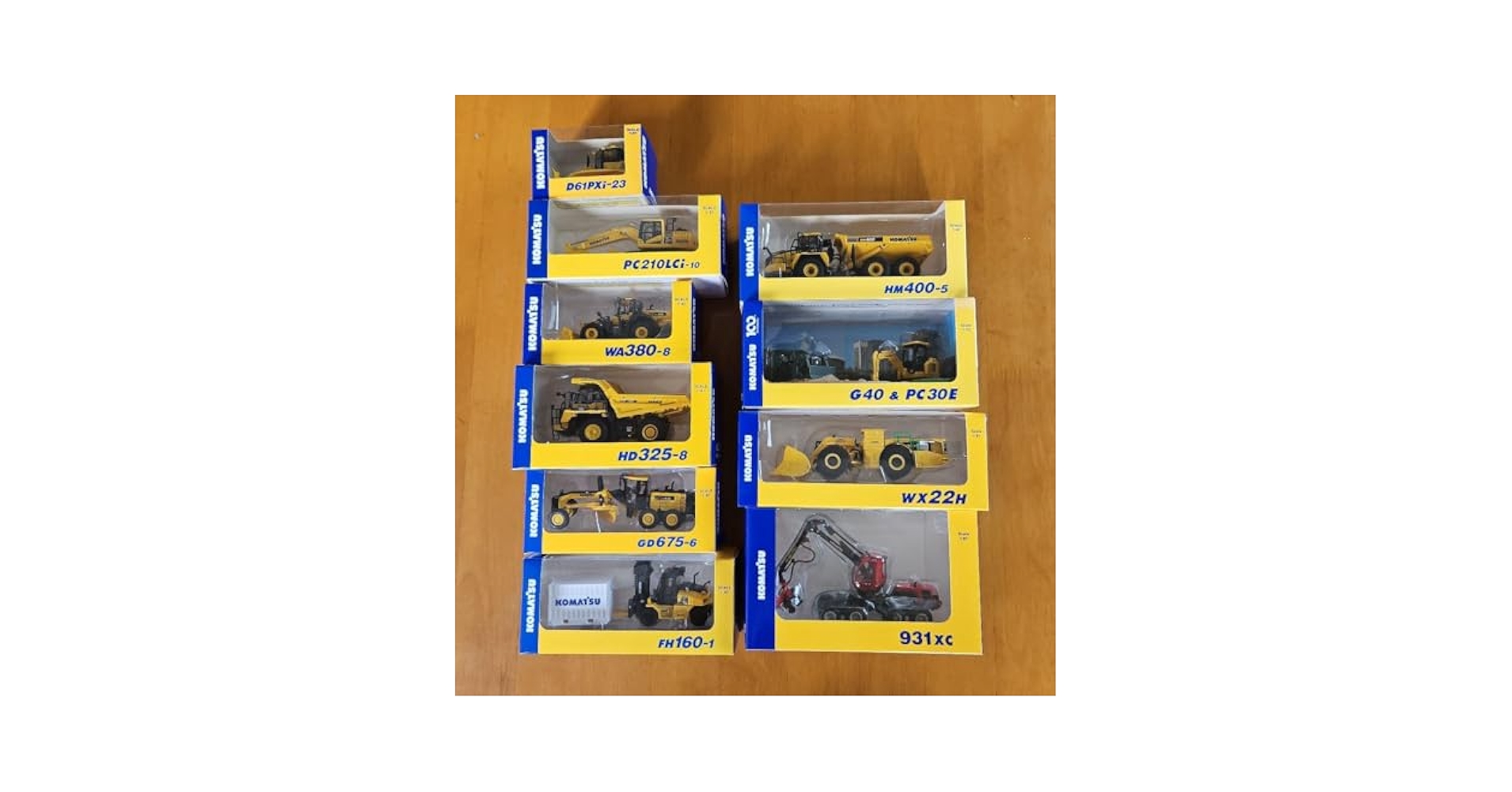 美品  KOMATSU まとめ売りセット Amazon | Komatsu 1/43 完成品 PC200-8MO Hydraulic Excavator