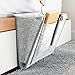 Produktbild Amokee Betttasche, Sofa Organizer Anti-Rutsch Aufbewahrungstasche Dicke Filz Nachttisch Tasche Sofa Hängeaufbewahrung Bett Organizer für Handy, iPad, Brille, Buch, Fernbedienung (Hellgrau)