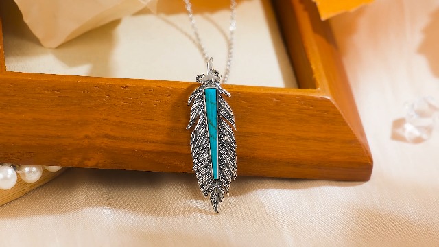 アクセサリー feather21&19chain with Turquoise アクセサリー feather21&19chain with Turquoise Turquoise-Feather-