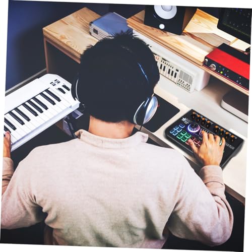 Table de mixage avec interface audio intégrée et microphone studio pour captation sonore nette