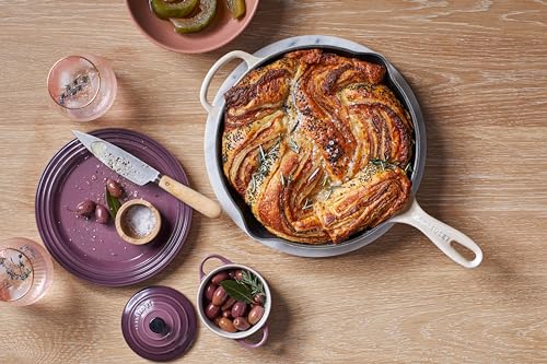 Le Creuset Enameled Cast Iron Signature Iron Handle Skillet, 10.25