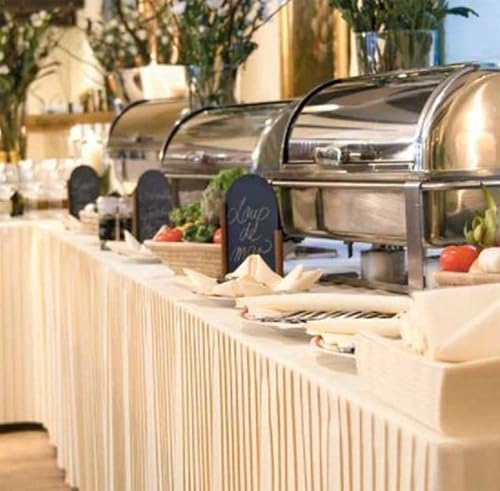 Foto von SARO Chafing Dish mit Rolldeckel inkl. 1/1 GN-Behälter, Tiefe 65 mm – Mit 2 Brennpastenhaltern & Untergestell - Edelstahl hochglanzpoliert – Für 1/1 GN-Behälter – GN-Tiefe max. 100 mm – Modell DENNIS