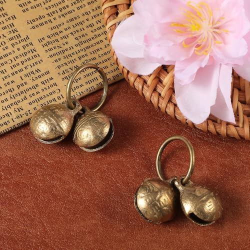 LXUEJIE 2 Stück Laute Hundeglocken, Messingglocken Glocken für Katzen und Hunde Ortungsglocke Vintage Hundeglocke Kleine Glocke Halsband Anhänger für Haustiere Trainieren Heimtürdekoration