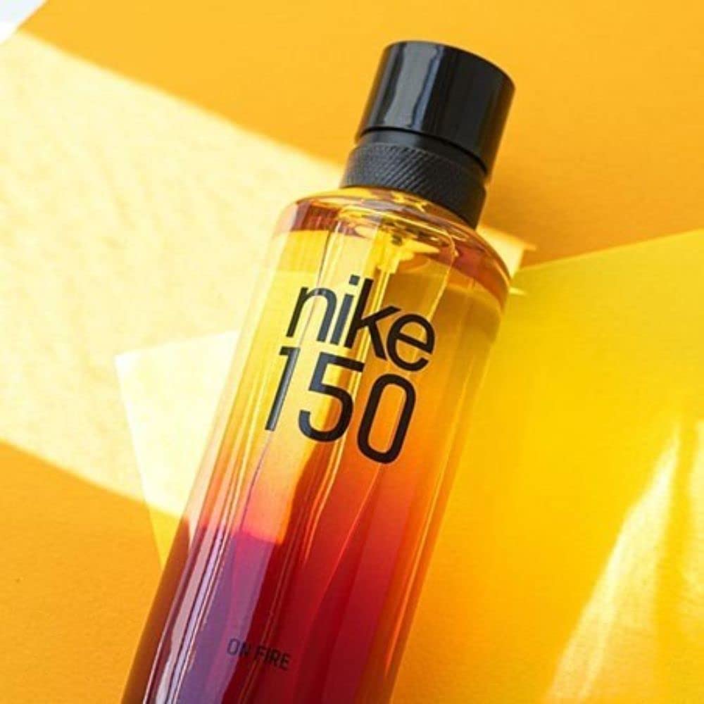 NIKE - On Fire 250 ml, Colonia Hombre, Perfume Formato Spray, Eau de Toilette Natural y Masculina, Aroma Oriental Amaderado, Fragancia Fresca, Sensual y de Larga Duración