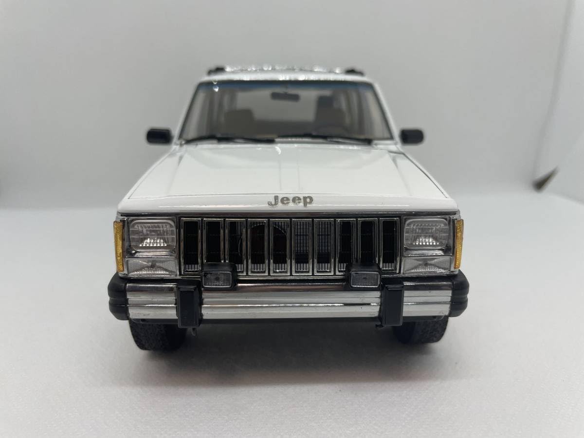 Amazon.co.jp: Jeep 1/18 ジープ チェロキー Jeep Cherokee J07