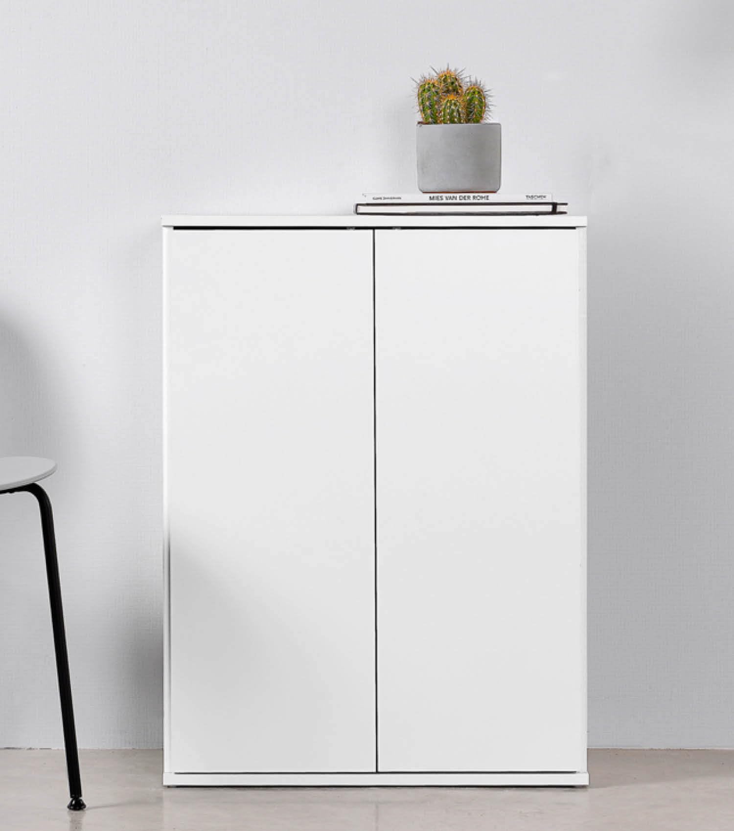 mokebo® Multifunctionele Kast 60 cm breed 'The Slim' Kantoorkast, Schoenenkast in bruin gemaakt van Hout, smal Kast met Handloze Opening, Dossierkast, Archiefkast, gemaakt in Duitsland | Sonoma Eik