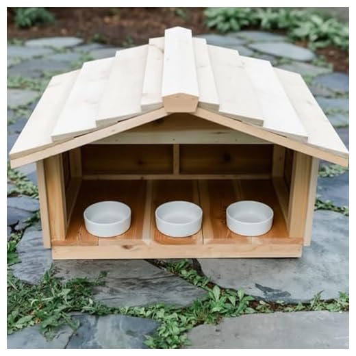 Outdoor Cat Feeding Station with Roof