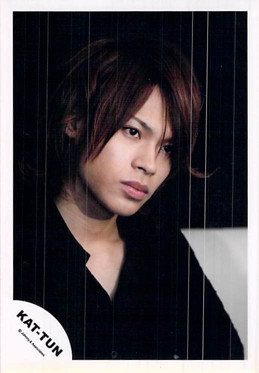 Amazon.co.jp: KAT-TUN カトゥン 上田竜也 公式写真 写真 フォト
