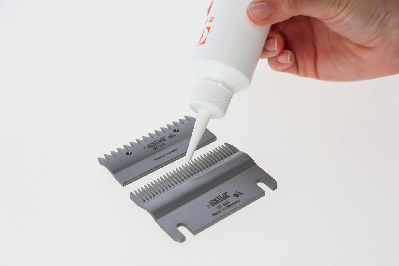 Kerbl Aesculap Cuchillo de corte Econom (juego de cuchillos de corte, 3 mm de altura, acero al carbono de alta calidad, larga vida útil, se puede lijar, revestimiento de superficie resistente) GT516